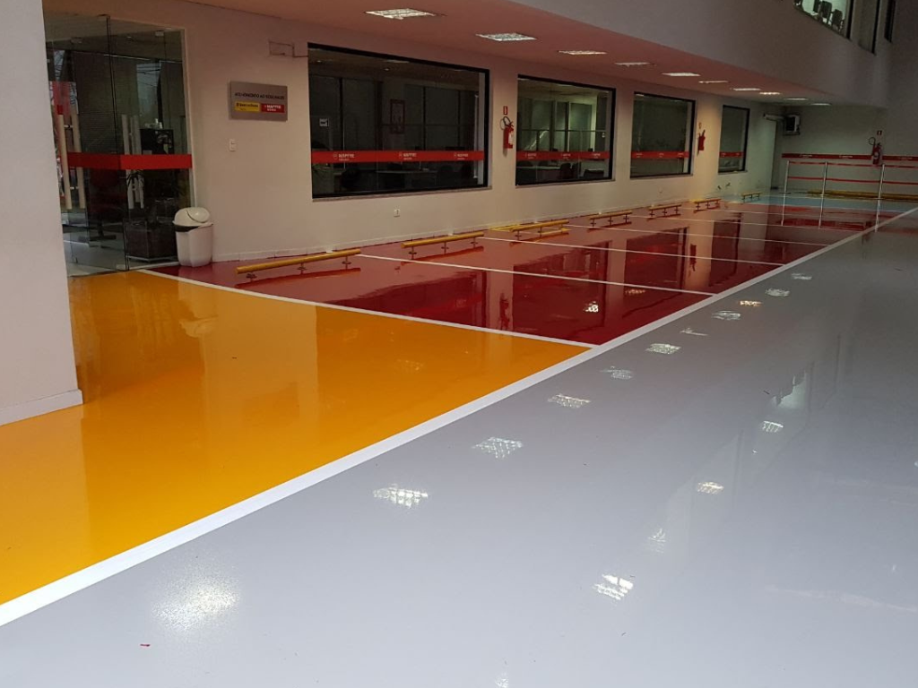 Piso epóxi para concessionária